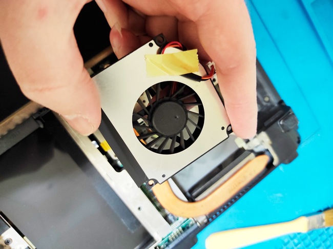 Чистка ноутбука от пыли